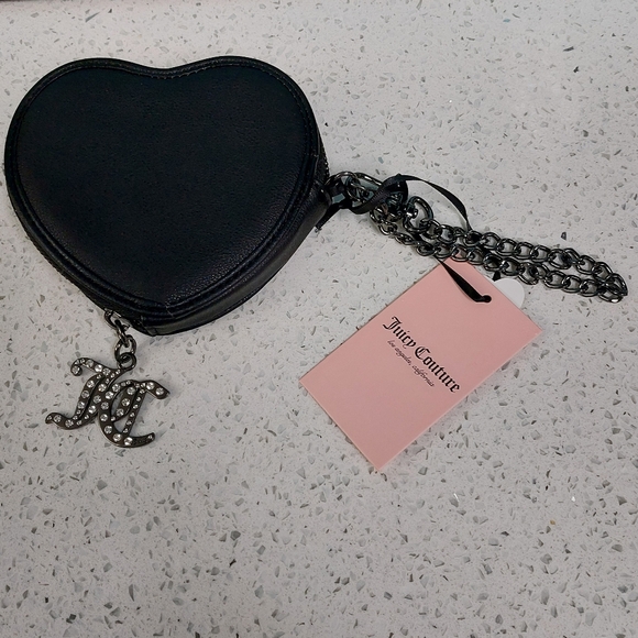 Juicy Couture Taking The Lead heart 💕 zip around NWT - Picture 2 of 3